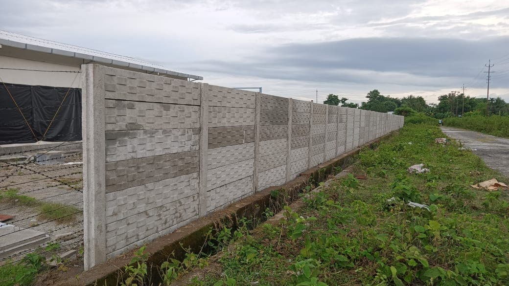 Folding Compound Wall